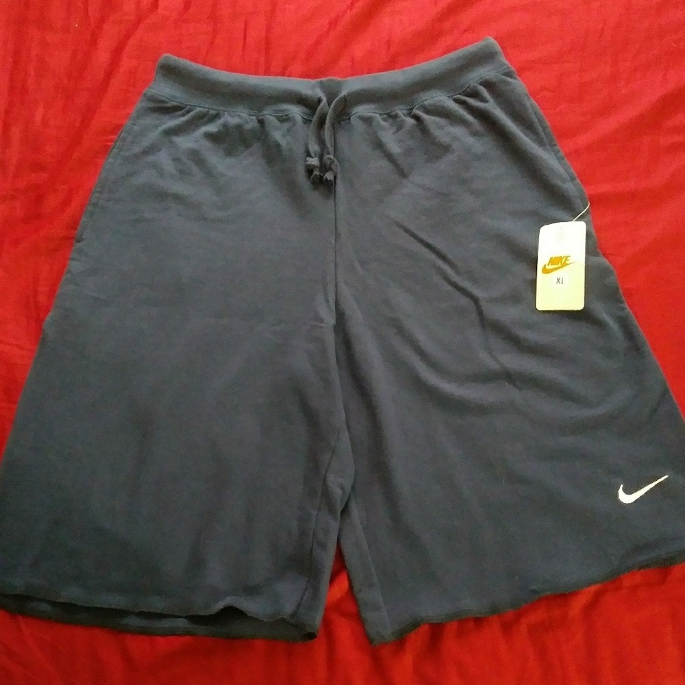 NWT Nike Men's Sweat Shorts (Navy Blue)